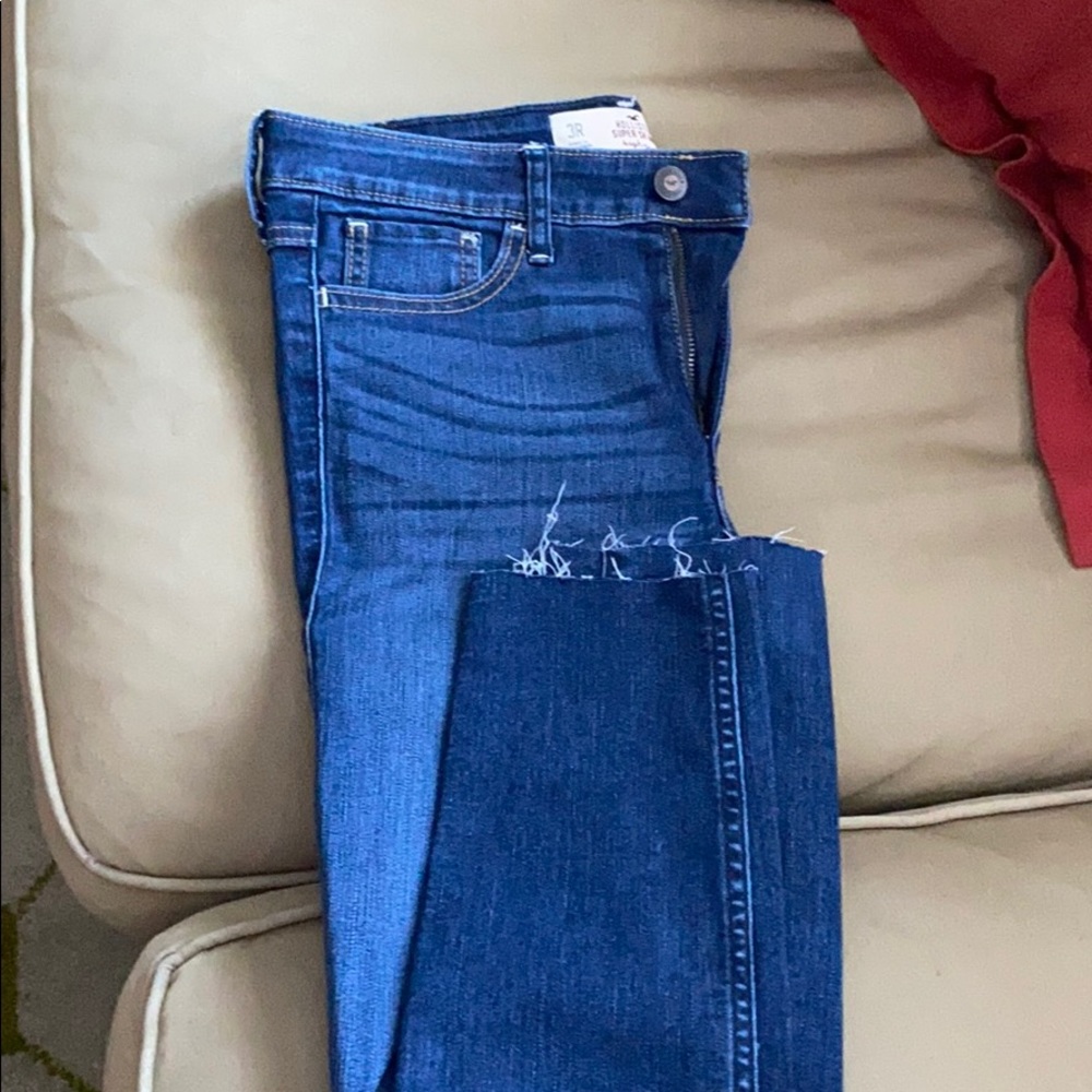 Hollister Hi-Rise Jean